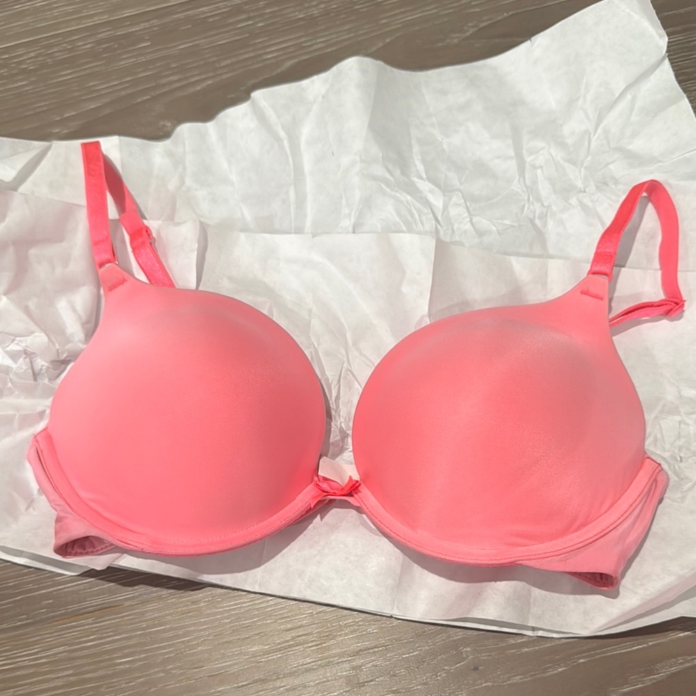 Everyday Smooth T-Shirt Bra in Coral Pink